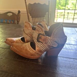 Ariat Women’s Dixon Boots